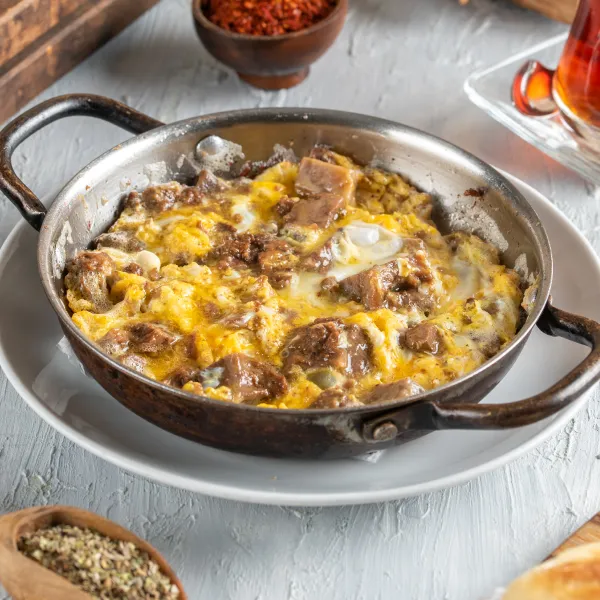 Kavurmalı Yumurta